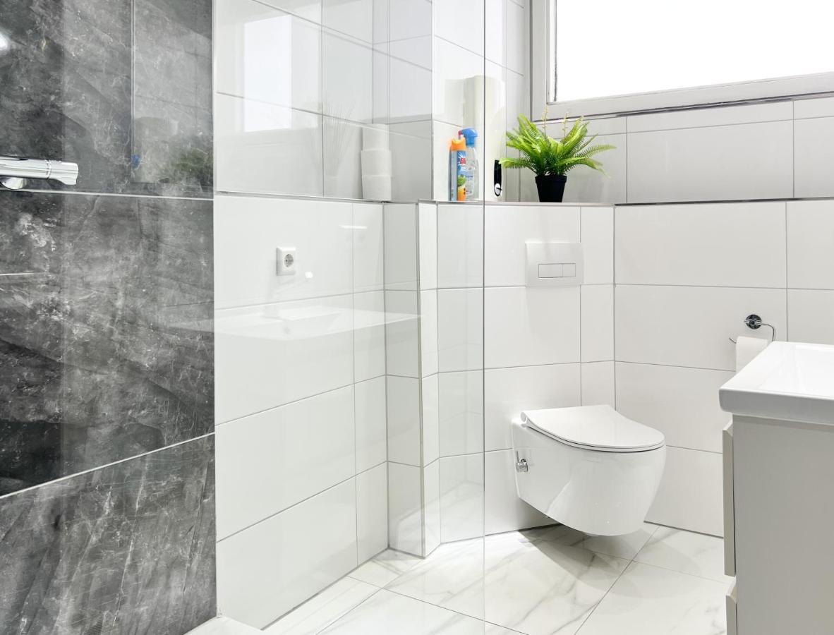 Modernes Apartment Mit Stil In City Lage Karlsruhe Bagian luar foto